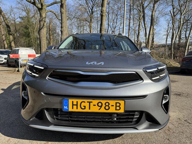 KIA Stonic 1.0 T-GDi MHEV DynamicPlusLine Automaat | Navigatie | Achteruitrijcamera | Cruise controle | Stuurverwarming en stoelverwarming | Keyless Entry