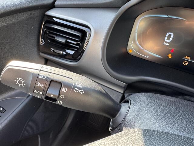 KIA Stonic 1.0 T-GDi MHEV DynamicPlusLine Automaat | Navigatie | Achteruitrijcamera | Cruise controle | Stuurverwarming en stoelverwarming | Keyless Entry