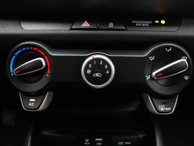 KIA Stonic 1.0 T-GDi DynamicLine Airco | Camera | Cruise | Parkeersens. achter | 17" Velgen