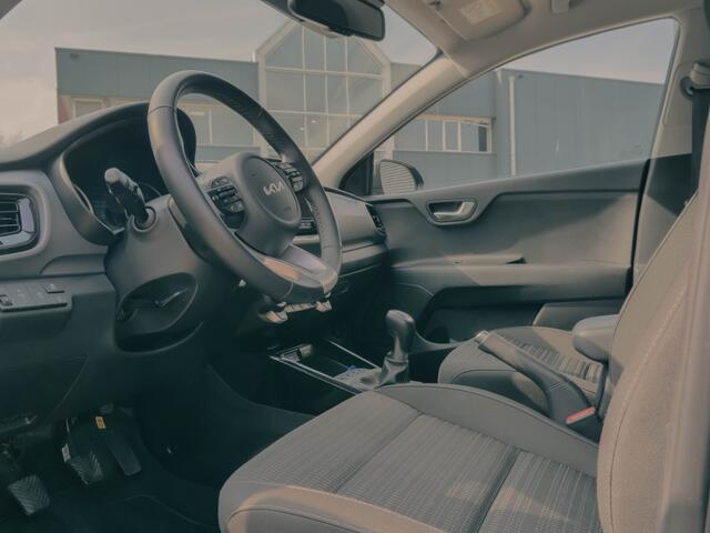 KIA Stonic 1.0 T-GDi MHEV Dynamic Plus Line, Navigatie. Clim.airco