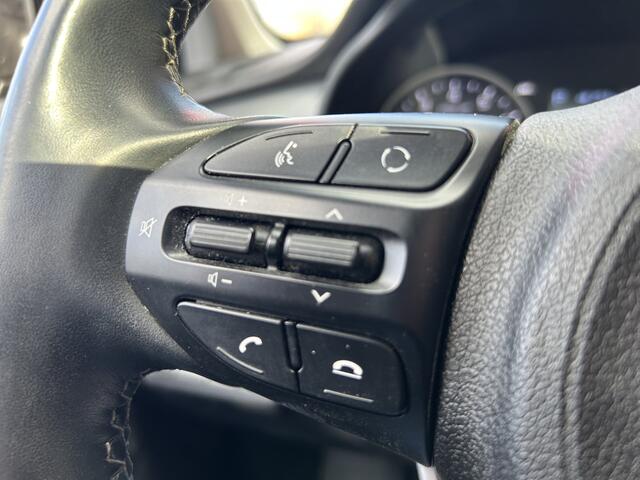 KIA Stonic 1.0 T-GDi ExecutiveLine // LEDER // SCHUIFDAK // NAVI + CARPLAY // CAMERA // KEYLESS