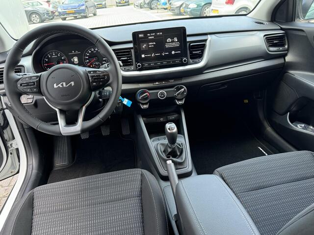 KIA Stonic 1.0 T-GDi MHEV DynamicLine | LED | Camera | DAB | Apple Carplay/Andoid Auto | Airconditioning | Cruise Control | Rijhulp-systeem | Garantie tot 9-2034 |