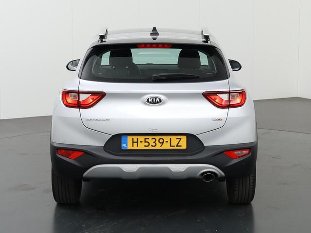 KIA Stonic 1.0 T-GDi DynamicLine | Navigatie | Apple Carplay/Android Auto | Parkeercamera | Airco | Cruise Control |