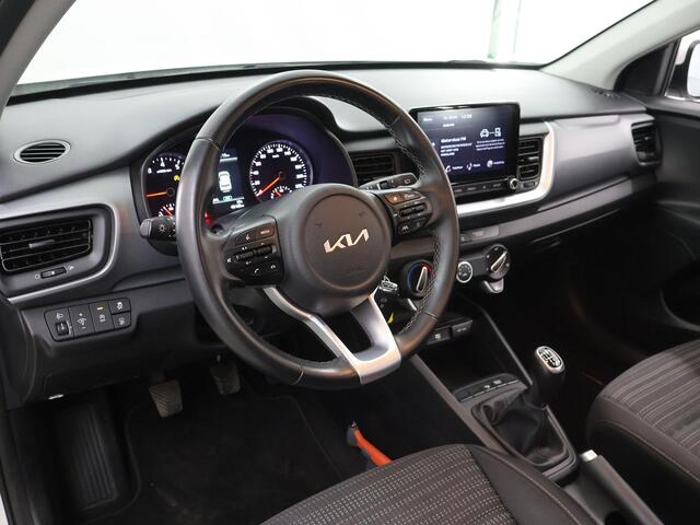 KIA Stonic 1.0 T-GDi MHEV DynamicLine | Trekhaak | | Navigatie | Parkeercamera | Apple Carplay/Android Auto | Climate Control | Cruise Control |