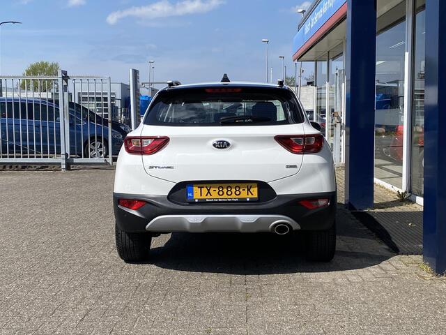 KIA Stonic 1.0 T-GDi DynamicLine / 100 Pk / NL-Auto / Apple-Carplay & Aindrod-Auto / DAB / Radio-Bluetooth / Navi / Camera / Airco / Cruise-Control / ELKTR-Pakket / PDC Achter / LMV 17' / All-Season / ENZ.