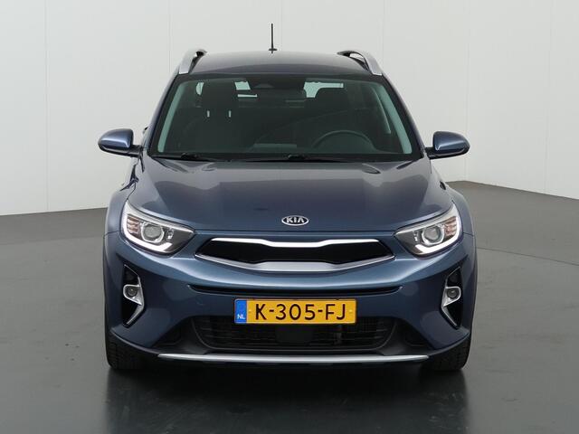 KIA Stonic 1.0 T-GDi MHEV DynamicLine | Trekhaak | Parkeercamera | Apple Carplay/Android Auto | Climate Control | Cruise Control | Navigatie via Carplay |