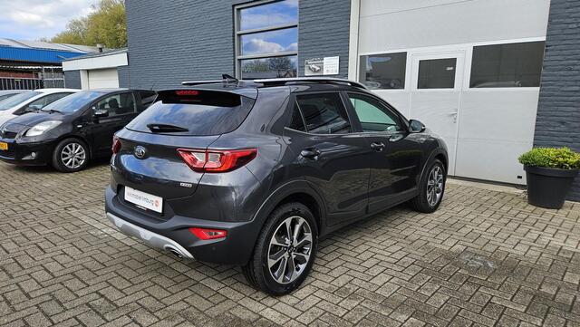 KIA Stonic 1.0 T-GDi PlatinumEdition | LEER | SCHUIF-/KANTELDAK | MEEST COMPLETE UITVOERING VAN NL | 1e EIGENAAR | DEALER ONDERHOUDEN