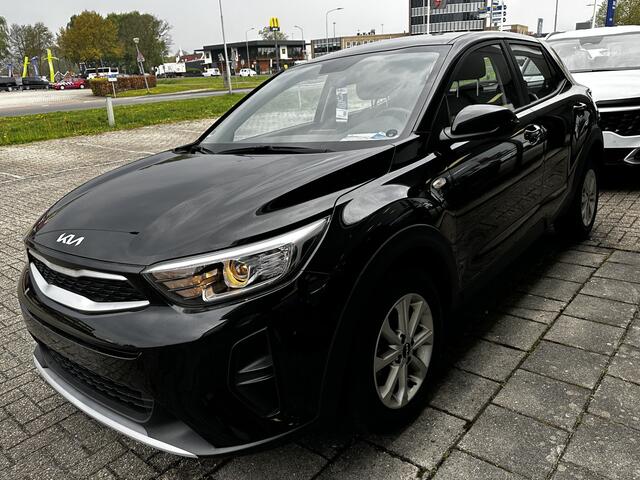 KIA Stonic 1.2 MPi Edition7 + Emotion pakket Stoel-Stuurverw. unieke km. stand! Beschikbaar in de kleuren wit & antraciet.
