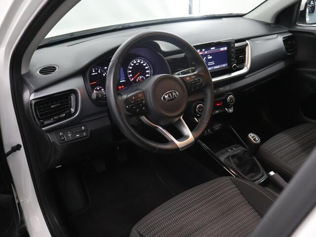 KIA Stonic 1.0 T-GDi DynamicPlusLine | Trekhaak | Keyless | Navigatie | Parkeercamera | Apple Carplay/Android Auto | Climate Control | Cruise control |