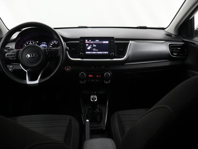 KIA Stonic 1.0 T-GDi DynamicPlusLine | Trekhaak | Keyless | Navigatie | Parkeercamera | Apple Carplay/Android Auto | Climate Control | Cruise control |