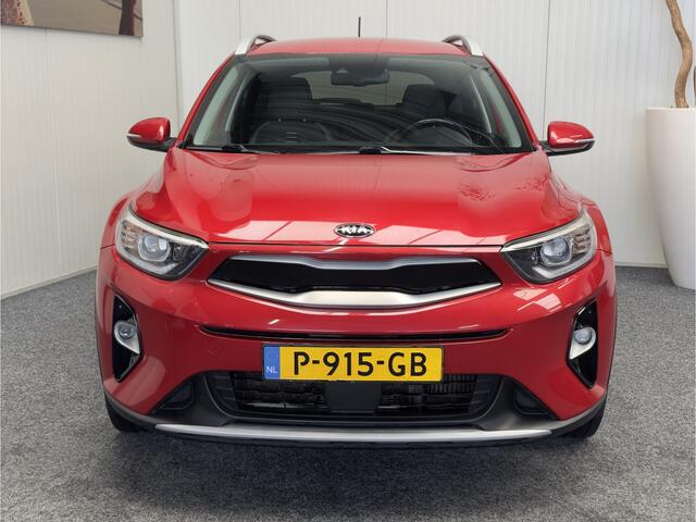 KIA Stonic 1.0 T-GDi ExecutiveLine NAVIGATIE CRUISE CONTROL APPLE CARPLAT/ANDROID KEYLESS GO RIJSTROOKSENSOREN DODEHOEKSENSOREN ACHTERUITRIJCAMERA TREKHAAK ZEER MOOI !! 3010