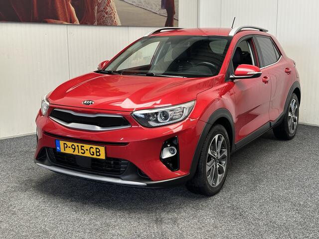 KIA Stonic 1.0 T-GDi ExecutiveLine NAVIGATIE CRUISE CONTROL APPLE CARPLAT/ANDROID KEYLESS GO RIJSTROOKSENSOREN DODEHOEKSENSOREN ACHTERUITRIJCAMERA TREKHAAK ZEER MOOI !! 3010