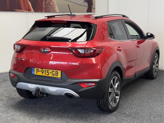 KIA Stonic 1.0 T-GDi ExecutiveLine NAVIGATIE CRUISE CONTROL APPLE CARPLAT/ANDROID KEYLESS GO RIJSTROOKSENSOREN DODEHOEKSENSOREN ACHTERUITRIJCAMERA TREKHAAK ZEER MOOI !! 3010