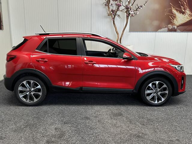 KIA Stonic 1.0 T-GDi ExecutiveLine NAVIGATIE CRUISE CONTROL APPLE CARPLAT/ANDROID KEYLESS GO RIJSTROOKSENSOREN DODEHOEKSENSOREN ACHTERUITRIJCAMERA TREKHAAK ZEER MOOI !! 3010
