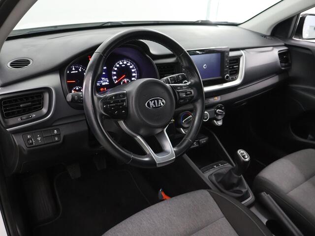 KIA Stonic 1.0 T-GDi DynamicLine | Trekhaak | Navigatie | Apple Carplay/Android Auto | Parkeercamera | Airco | Cruise Control |