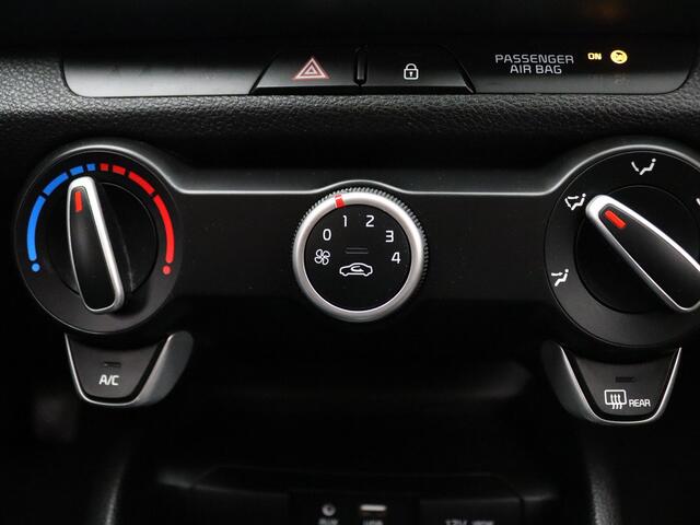 KIA Stonic 1.0 T-GDi DynamicLine Camera | Cruise | Navi | Parkeersens. achter