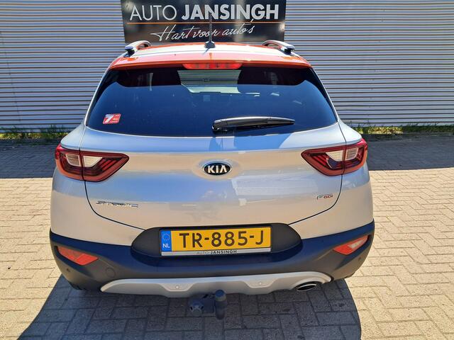 KIA Stonic 1.0 T-GDi DynamicLine met 25.885 km!!! | Clima | Cruise | Camera | LM Velgen | Ndl auto | Trekhaak | Navigatie | Keyless | RIJKLAARPRIJS INCL 12 MAANDEN GARANTIE EN BEURT