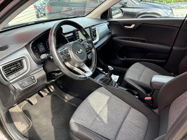 KIA Stonic 1.0 T-GDi DynamicLine CAMERA / AIRCO / CRUISE / CARPLAY / DAB+ / PDC / BLUETOOTH / NL-AUTO