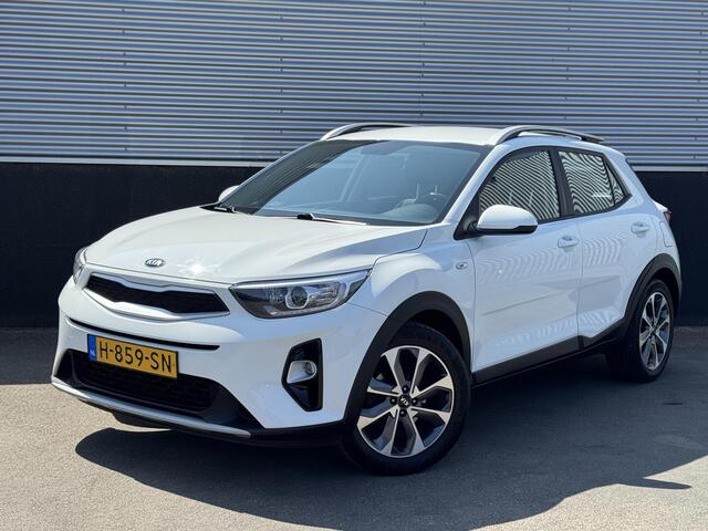 KIA Stonic 1.0 T-GDi DynamicLine Trekhaak, Navigatie, Achteruitrijcamera, Cruise control, 17" LMV, Dealeronderhouden, BTW-auto