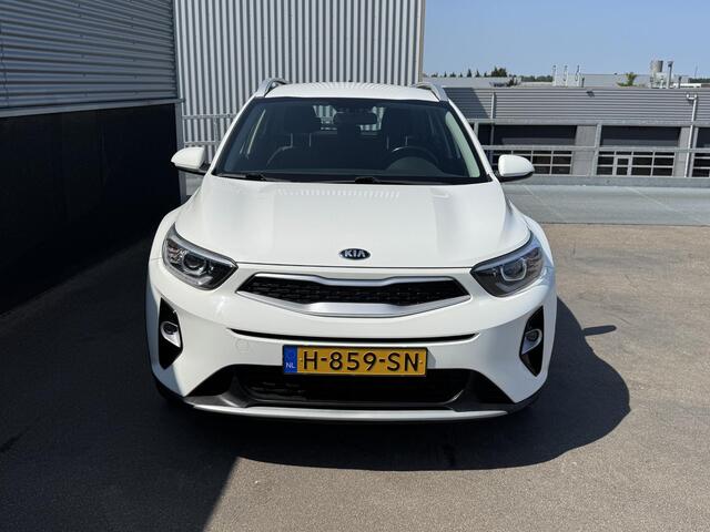 KIA Stonic 1.0 T-GDi DynamicLine Trekhaak, Navigatie, Achteruitrijcamera, Cruise control, 17" LMV, Dealeronderhouden, BTW-auto