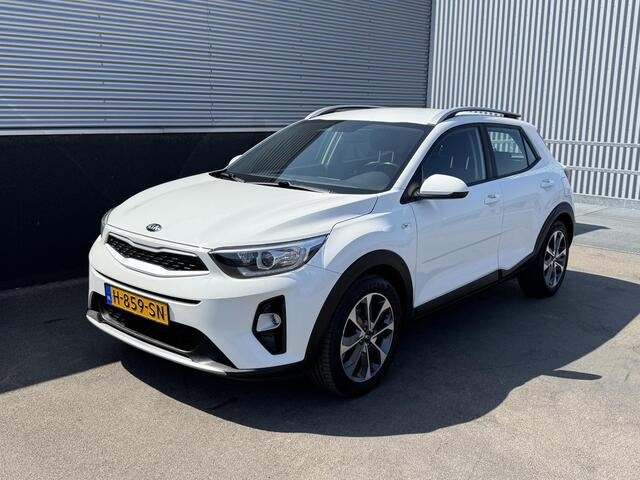 KIA Stonic 1.0 T-GDi DynamicLine Trekhaak, Navigatie, Achteruitrijcamera, Cruise control, 17" LMV, Dealeronderhouden, BTW-auto