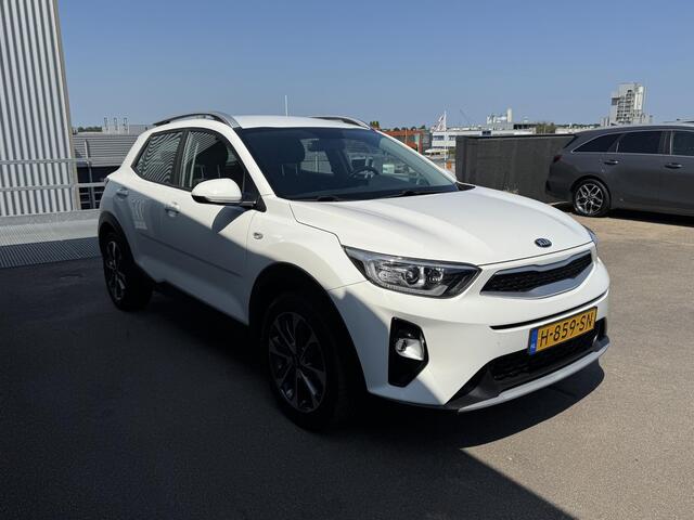 KIA Stonic 1.0 T-GDi DynamicLine Trekhaak, Navigatie, Achteruitrijcamera, Cruise control, 17" LMV, Dealeronderhouden, BTW-auto