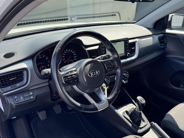 KIA Stonic 1.0 T-GDi DynamicLine Trekhaak, Navigatie, Achteruitrijcamera, Cruise control, 17" LMV, Dealeronderhouden, BTW-auto