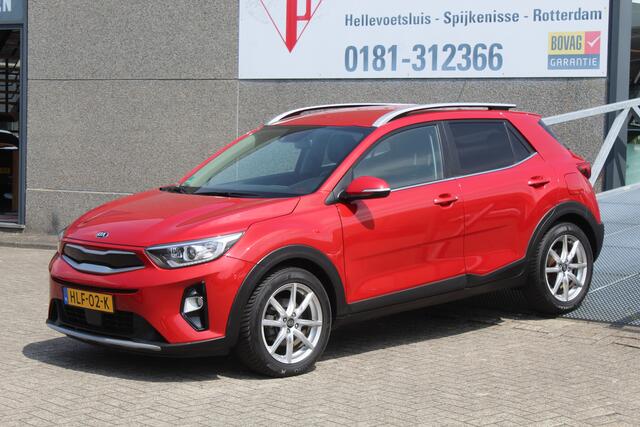 KIA Stonic 1.0 T-GDi DynamicLine Navigatie/Climate control/Cruise control/Achteruitrijcamera/Apple carplay/Stoelverwarming/Stuurverwarming/Parkeersensoren/Lane assist/DAB/17'' Lichtmetalen velgen.