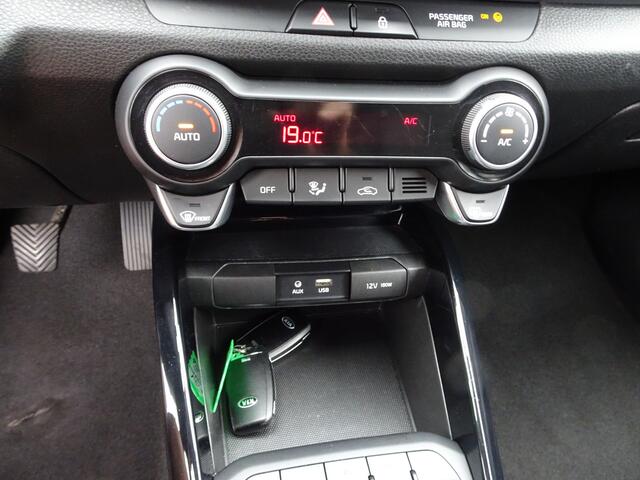 KIA Stonic 1.0 T-GDi DynamicPlusLine Automatische airco, licht metalen velgen, navigatie, achteruitrijcamera, parkeersensoren, cruise controle, enz.