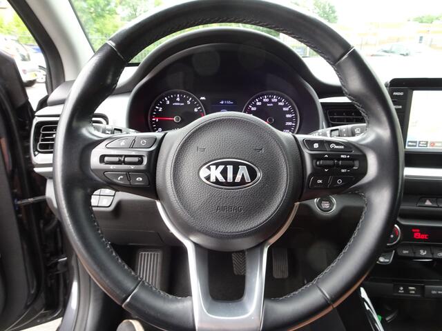 KIA Stonic 1.0 T-GDi DynamicPlusLine Automatische airco, licht metalen velgen, navigatie, achteruitrijcamera, parkeersensoren, cruise controle, enz.