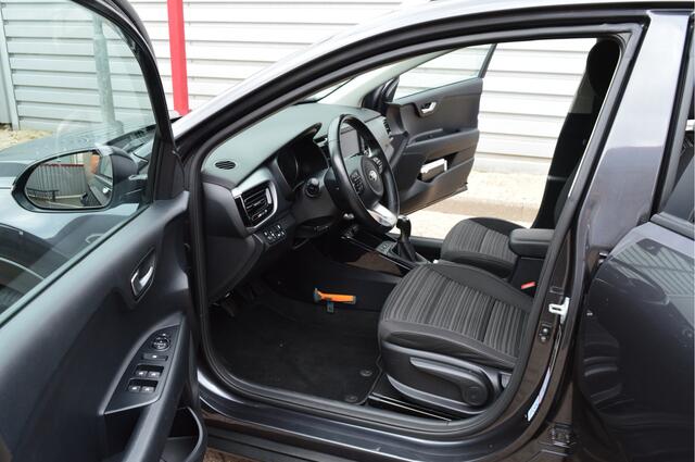 KIA Stonic 1.0 T-GDi DynamicPlusLine O.a: Clima, Navi, Cruise, Carplay, Camera, Rijklaar, Etc. All-in prijs!