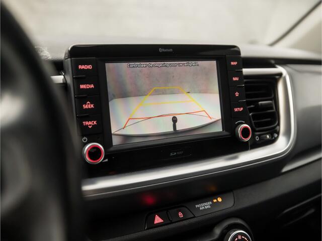 KIA Stonic 1.0 T-GDi Platinum Edition Automaat 120Pk (APPLE CARPLAY, CAMERA, LEDEREN SPORTSTOELEN, STOEL/STUURVERWARMING, GETINT GLAS, NIEUWE APK, NIEUWSTAAT)