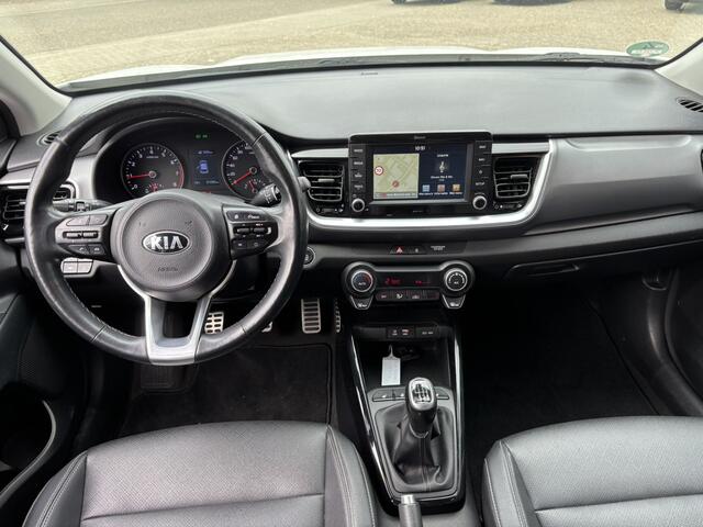 KIA Stonic 1.0 T-GDi ExecutiveLine / Afneembare Trekhaak / Lederen Bekleding / Stoelverwarming / Stuurverwarming / Camera /