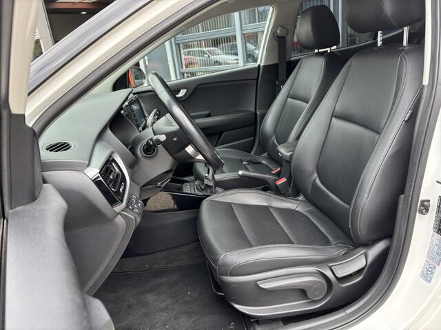 KIA Stonic 1.0 T-GDi ExecutiveLine / Afneembare Trekhaak / Lederen Bekleding / Stoelverwarming / Stuurverwarming / Camera /