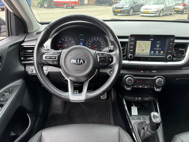 KIA Stonic 1.0 T-GDi ExecutiveLine / Afneembare Trekhaak / Lederen Bekleding / Stoelverwarming / Stuurverwarming / Camera /