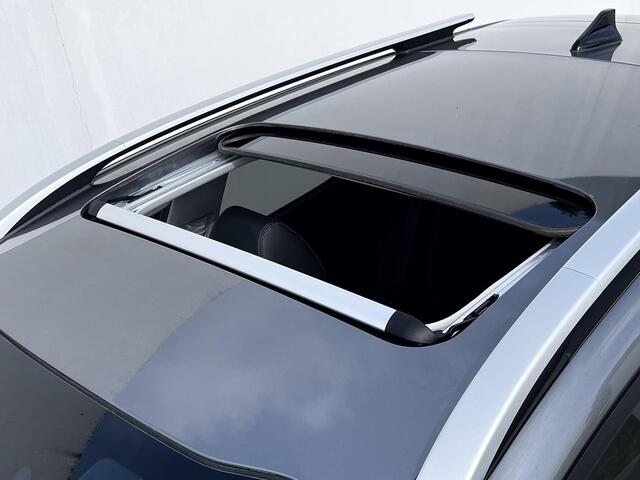 KIA Stonic 1.0 T-GDi MHEV ExecutiveLine Automaat / 7 jaar Fabrieksgarantie / Dealer onderhouden / Leder / Schuifdak / Stuur- en stoelverwarming / Adapt. CC / All Season banden 17" LM wielen /