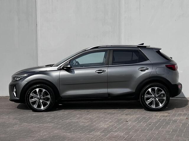 KIA Stonic 1.0 T-GDi MHEV ExecutiveLine Automaat / 7 jaar Fabrieksgarantie / Dealer onderhouden / Leder / Schuifdak / Stuur- en stoelverwarming / Adapt. CC / All Season banden 17" LM wielen /