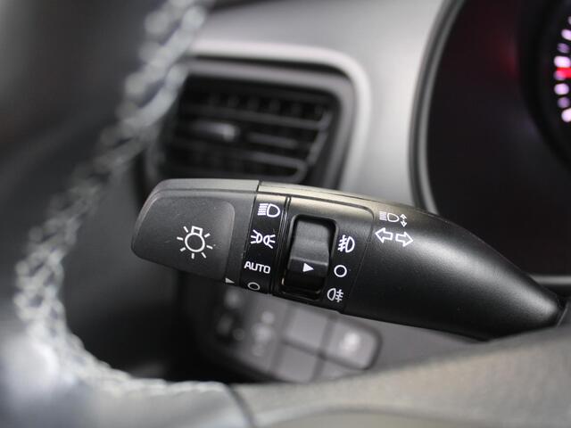 KIA Stonic 1.0 T-GDi DynamicLine | Trekhaak | Clima | Cruise | 17" LM | PDC | Navi | Camera |