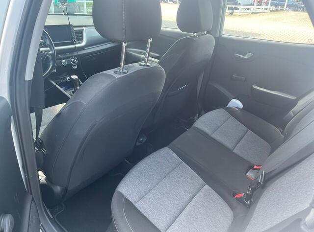 KIA Stonic 1.0 T-GDi DynamicPlusLine / Camera / Navigatie / 17'' / Keyless / Bluetooth / DAB / Cruise Control