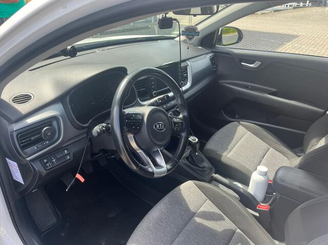KIA Stonic 1.0 T-GDi DynamicPlusLine / Camera / Navigatie / 17'' / Keyless / Bluetooth / DAB / Cruise Control