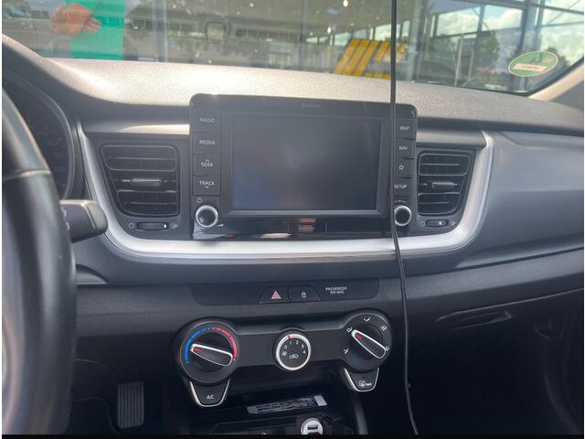 KIA Stonic 1.0 T-GDi DynamicPlusLine / Camera / Navigatie / 17'' / Keyless / Bluetooth / DAB / Cruise Control