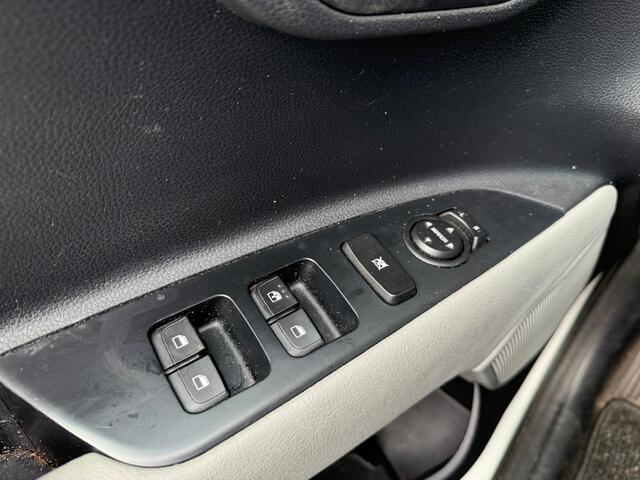 KIA Stonic 1.0 T-GDi Sports Edition Alu wielen/Aircol/Navi/Mistl/Two-Tone