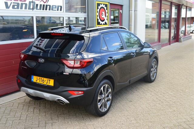 KIA Stonic 1.0 T-GDi Sports Edition O.a: 1/2 leder, Navi , Cruise, Dab, 17 Inch L.m., Camera, Carplay, Etc.. Rijklaar! All-in prijs.