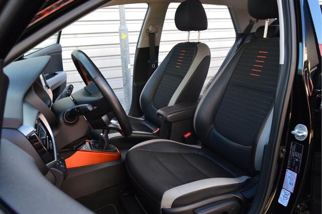 KIA Stonic 1.0 T-GDi Sports Edition O.a: 1/2 leder, Navi , Cruise, Dab, 17 Inch L.m., Camera, Carplay, Etc.. Rijklaar! All-in prijs.