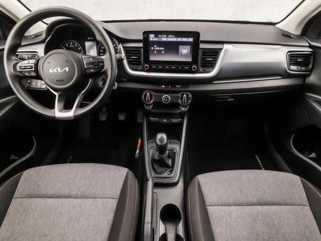 KIA Stonic 1.0 T-GDi MHEV ComfortLine (APPLE CARPLAY, GROOT NAVI, ADAPTIVE CRUISE, TREKHAAK, PARKEERSENSOREN, SPORTSTOELEN, LANE ASSIST, NIEUWE APK, NIEUWSTAAT)