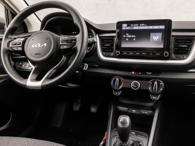 KIA Stonic 1.0 T-GDi MHEV ComfortLine (APPLE CARPLAY, GROOT NAVI, ADAPTIVE CRUISE, TREKHAAK, PARKEERSENSOREN, SPORTSTOELEN, LANE ASSIST, NIEUWE APK, NIEUWSTAAT)