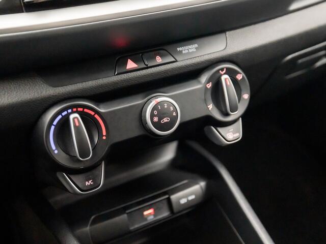 KIA Stonic 1.0 T-GDi MHEV ComfortLine (APPLE CARPLAY, GROOT NAVI, ADAPTIVE CRUISE, TREKHAAK, PARKEERSENSOREN, SPORTSTOELEN, LANE ASSIST, NIEUWE APK, NIEUWSTAAT)