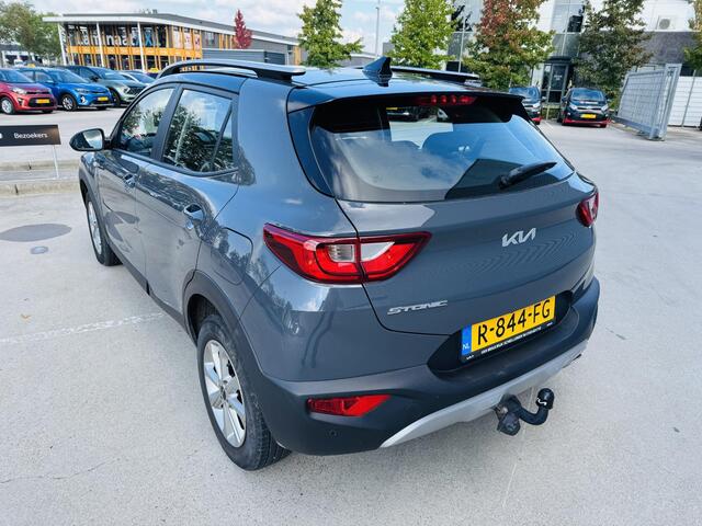 KIA Stonic 1.0 T-GDi MHEV DynamicLine NW door ons geleverd & onderhouden | Trekhaak | Clima | Navi | Cruise