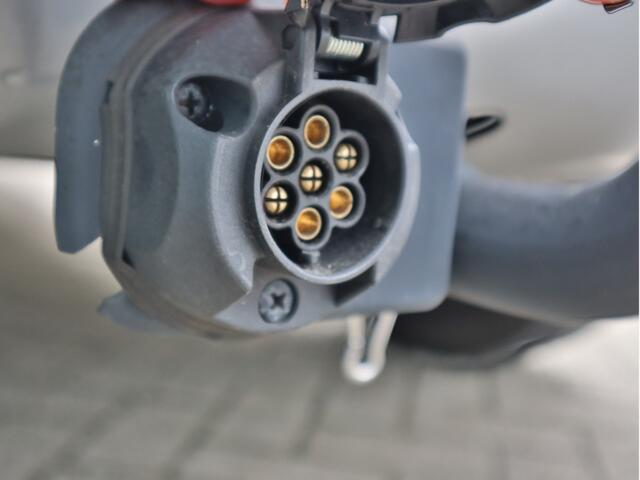 KIA Stonic 1.0 T-GDi MHEV DynamicPlusLine | Trekhaak | Stoelverwarming | Climate Control | Tot 10jr. Kia garantie |