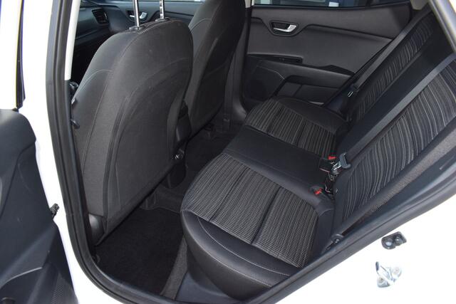 KIA Stonic 1.0 T-GDi MHEV DynamicPlusLine | Cruise Control | Navigatie | Camera | Bluetooth | 6-Bak | Keyless | Tot 10Jr. Kia-Garantie